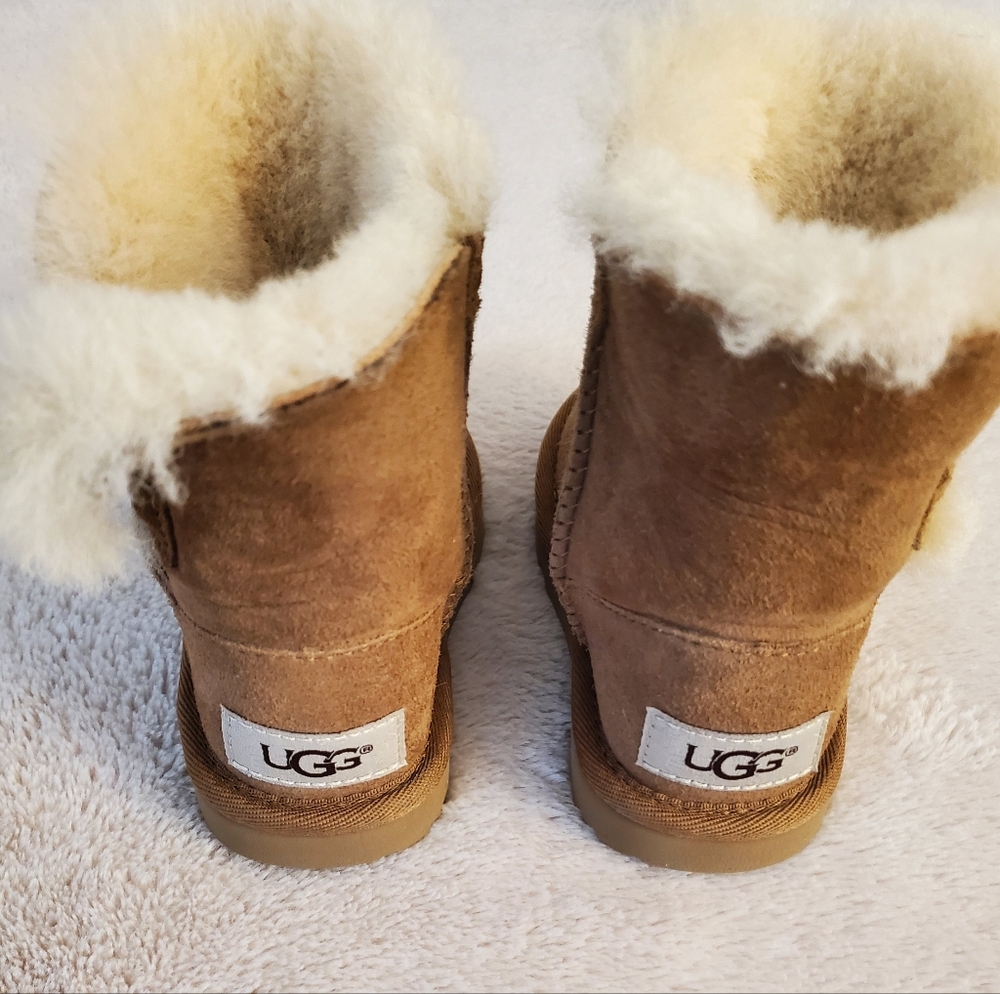 UGG Tan Shearling Boots. TODDLER Size 6